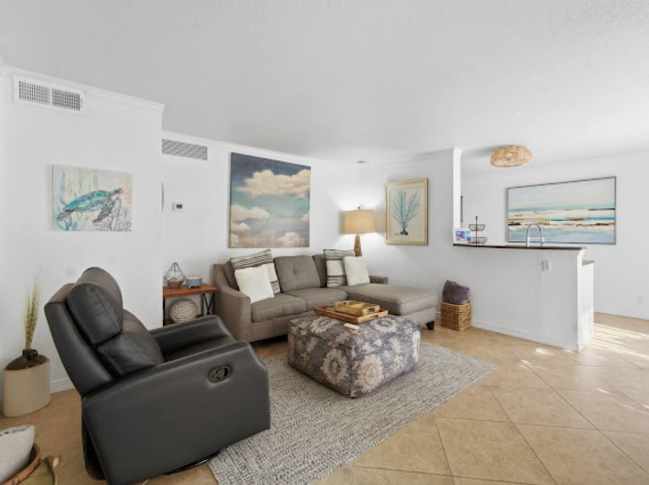 NEW! Private Cozy Escape, Walk to Beach, Comm Pool