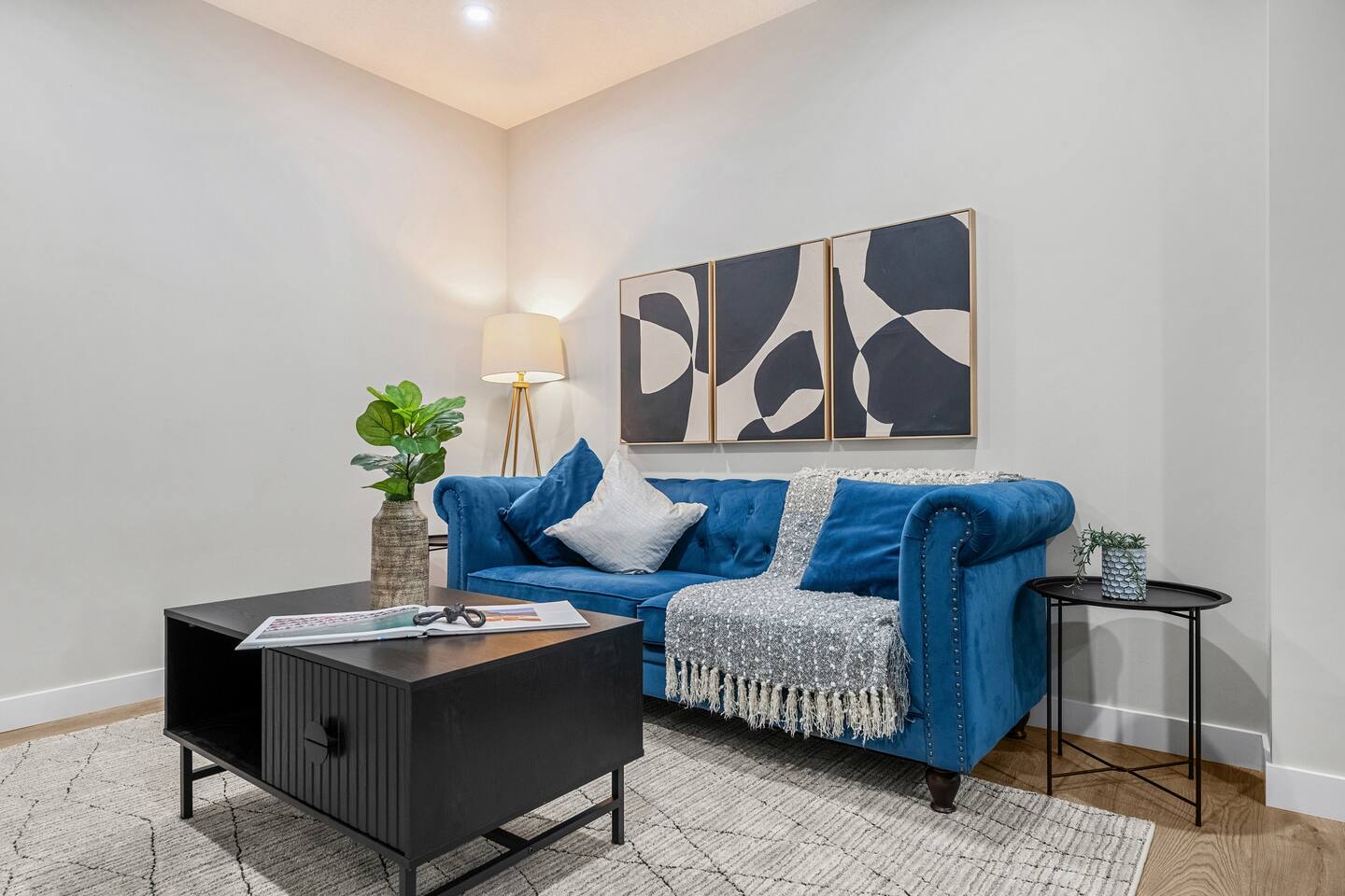 Herron Rise Luxury 1 Bedroom Basement Suite