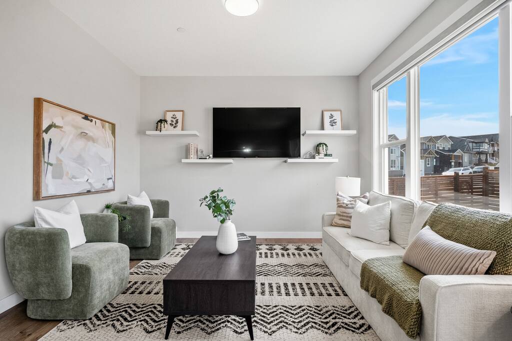 Herron Rise Main Floor Rental