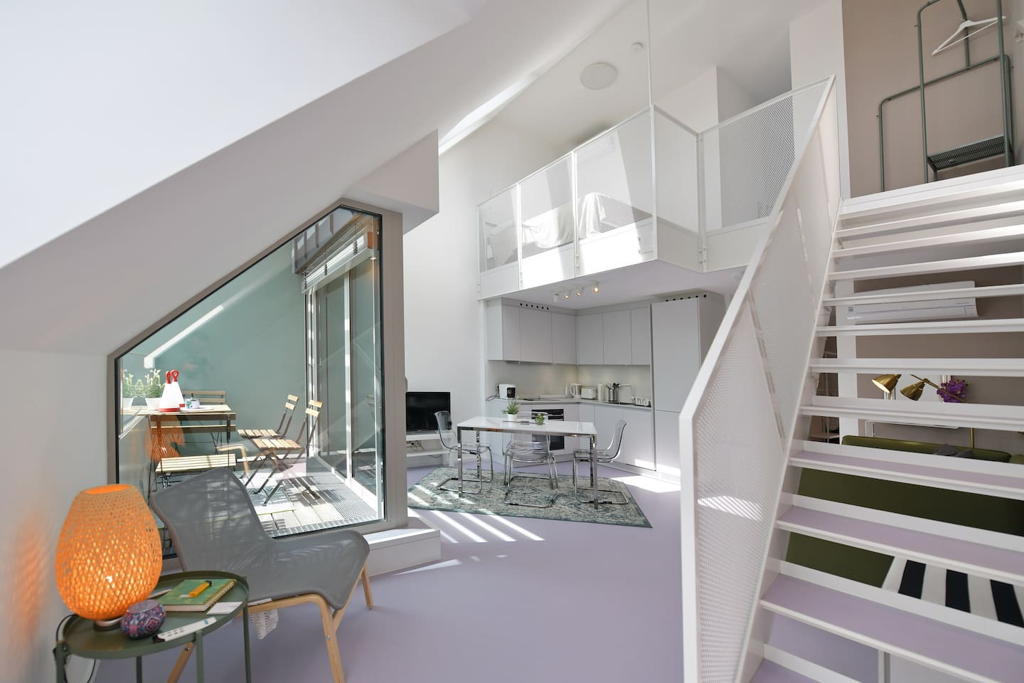 Julius 26: Duplex Apartment-Modern Charm in Vienna
