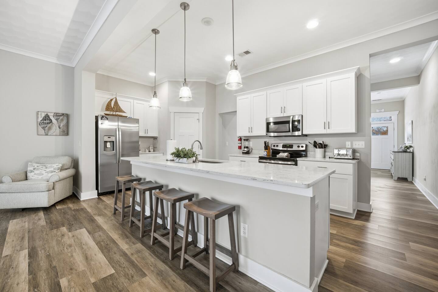 NEW! 4 BR 3.5 Ba VIBE District Luxury- Sm Dogs OK!