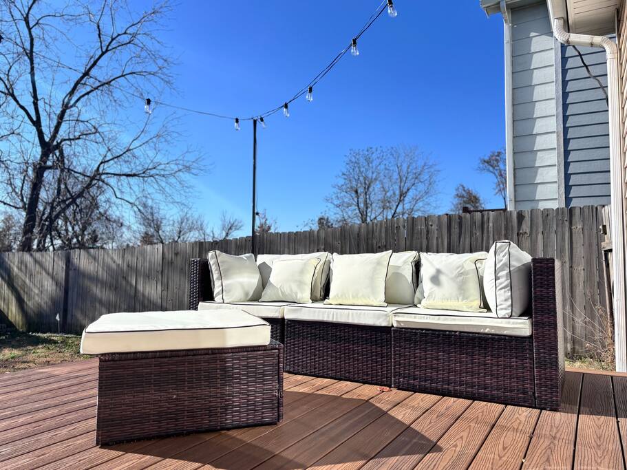 East Wichita: KingBeds w. Cinema & Park Views