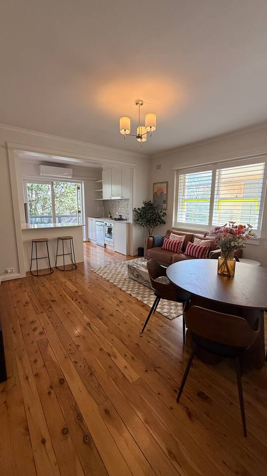 Bondi Beach 2BR | Beach Balcony | King+Queen | A/C