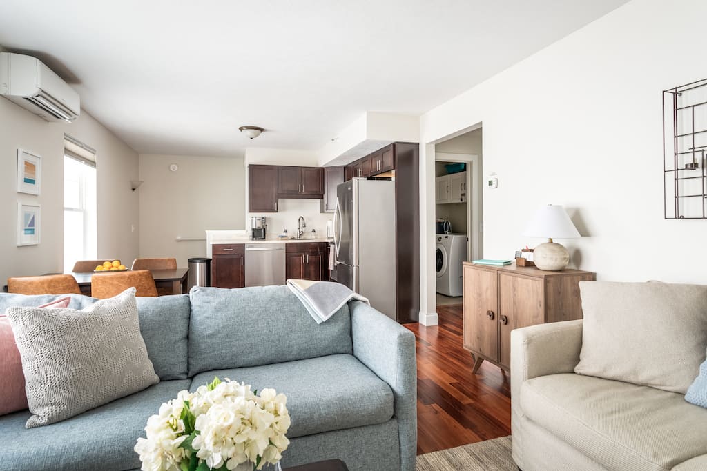 Top-Floor 1BR | Downtown TC | Shops & Dining