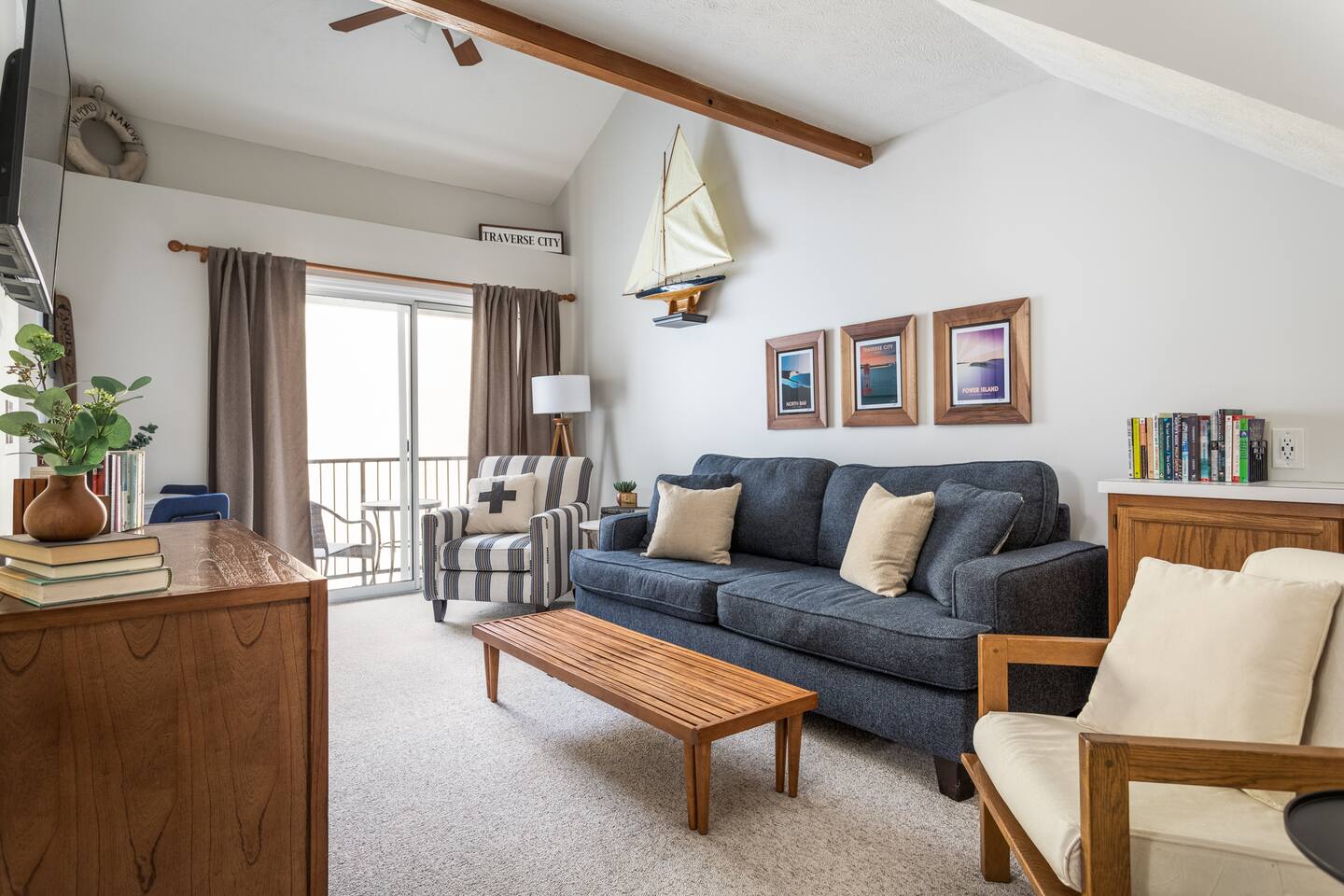 Charming Townhouse | Steps to TART & Downtown TC