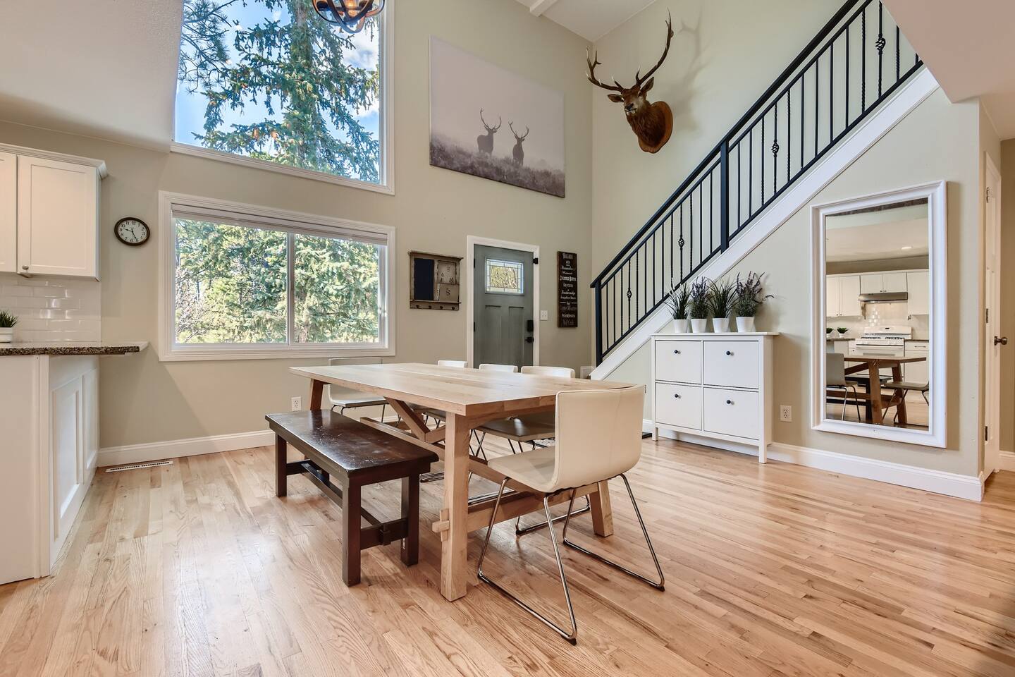 Majestic Tall Pines Home w/Hot Tub + 3.8m to USAFA