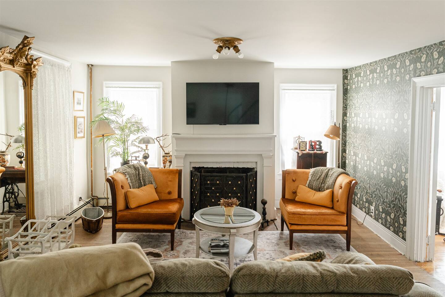 Historic Home near Stony Brook Village & Beach