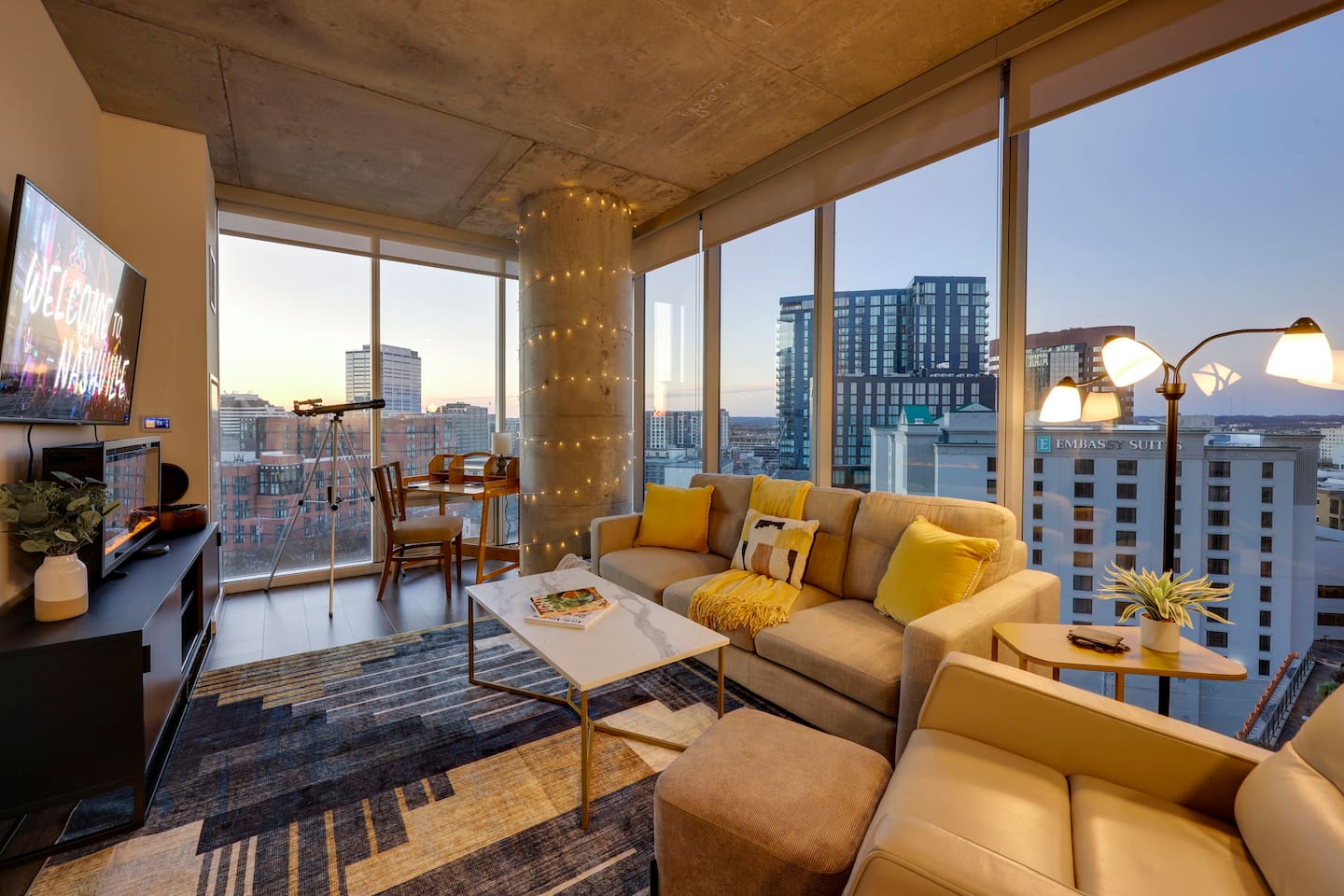 Music Row 11th Floor Corner Apt. Breathtaking View