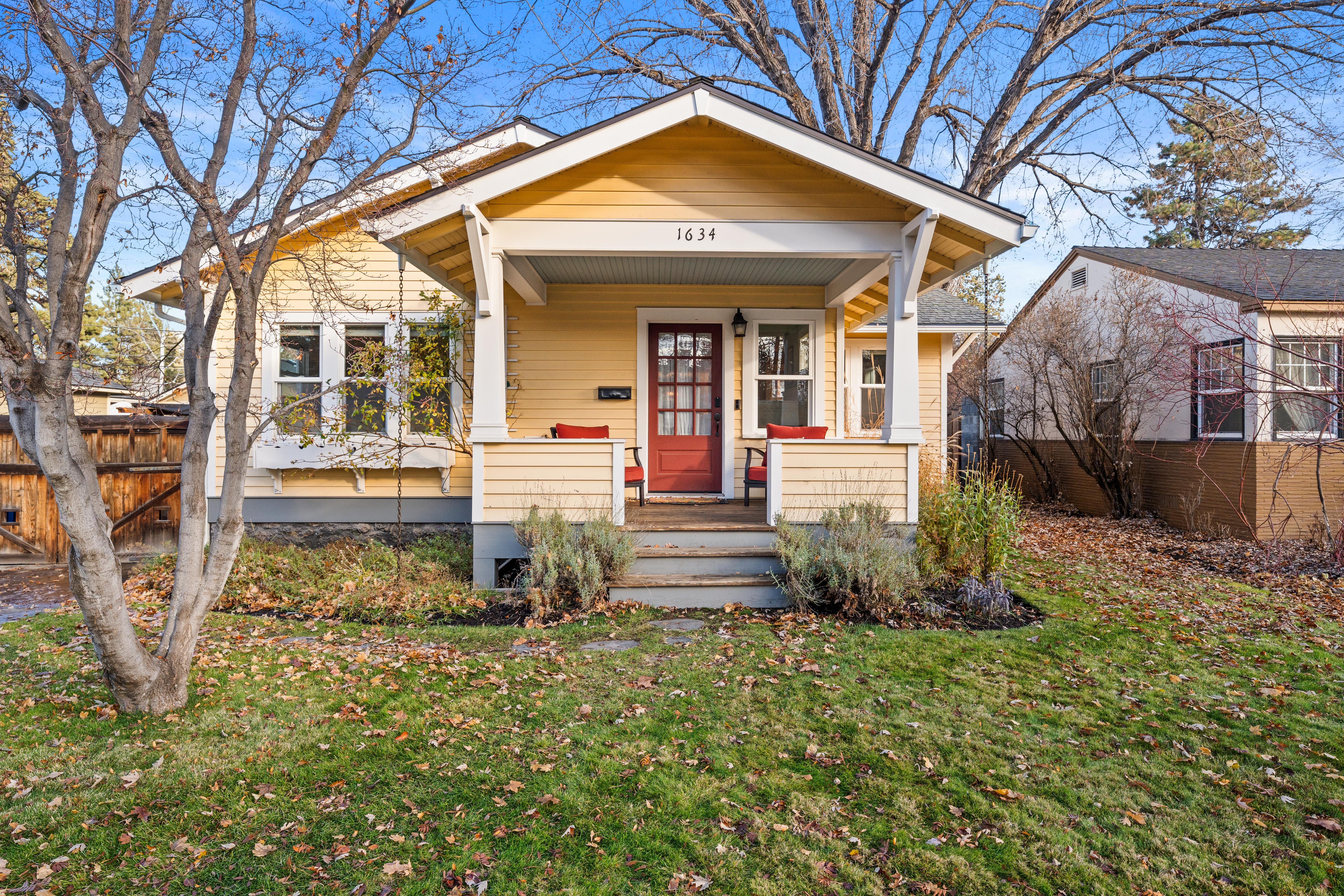 Downtown Craftsman with Hot Tub