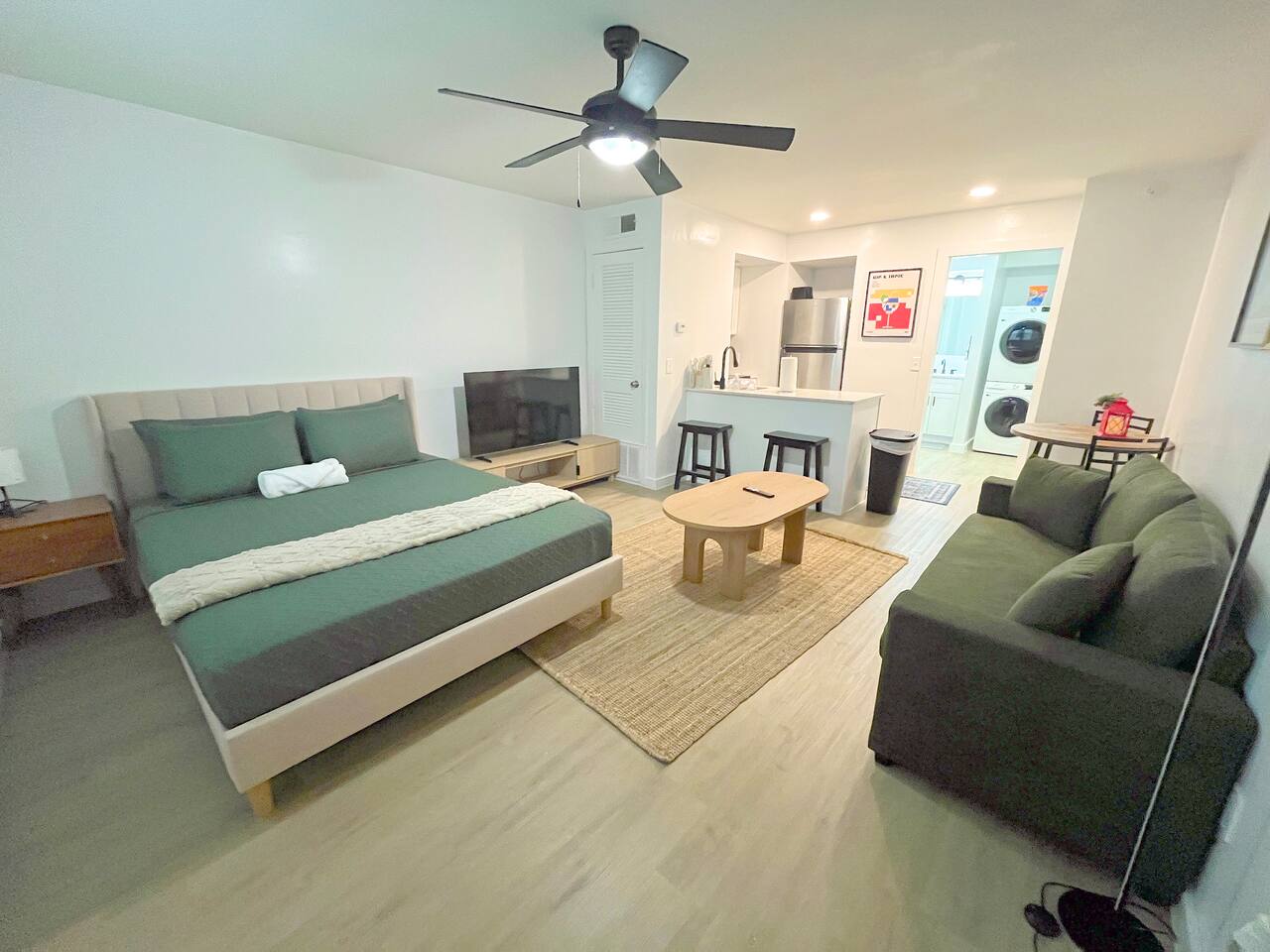 The Allandale Nook: Quiet, Close to Eats & Shops