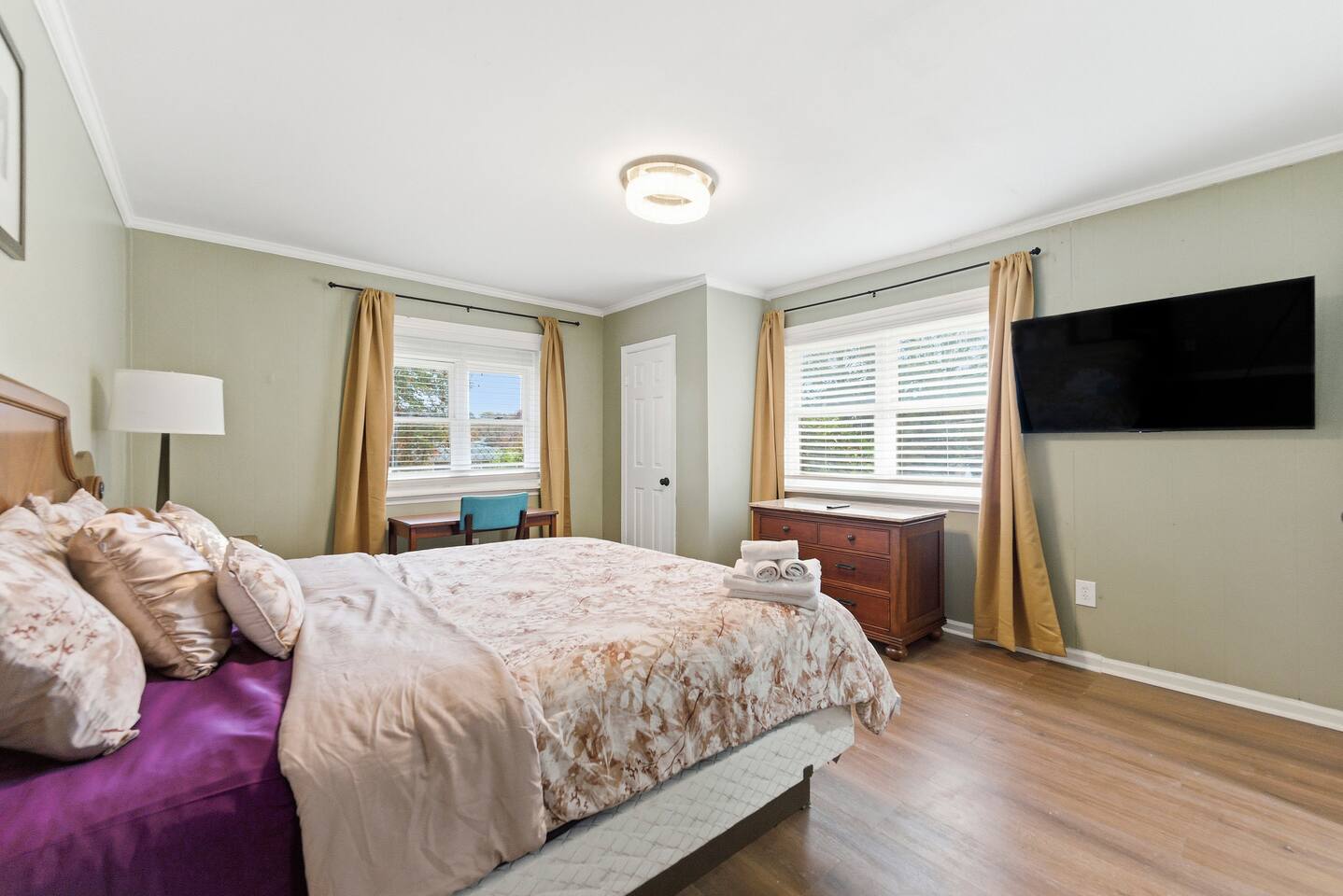 The Modern Orchid Ensuite