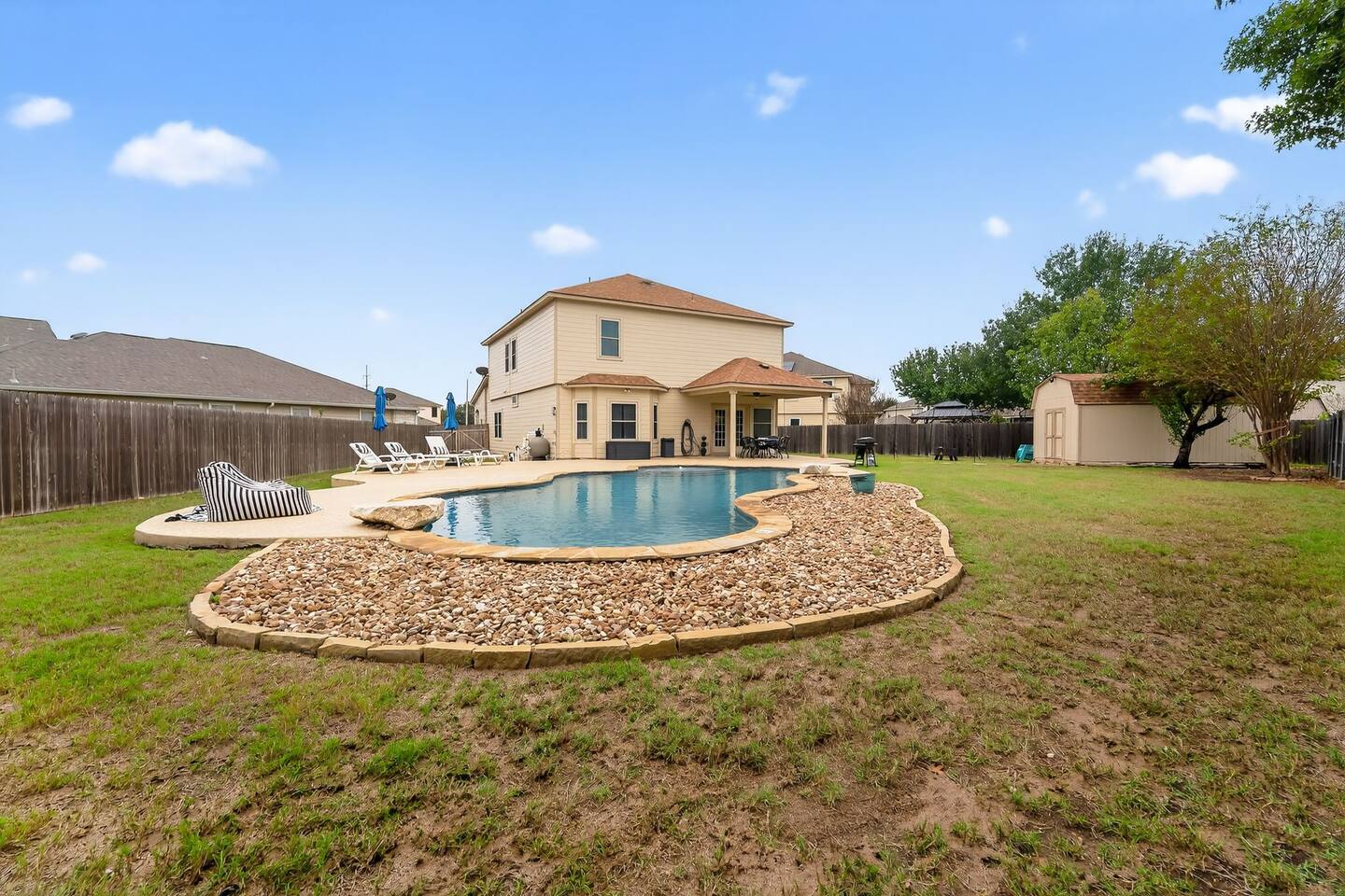 Spacious 5BR | River Float | Pool | Fire Pit — photo 1