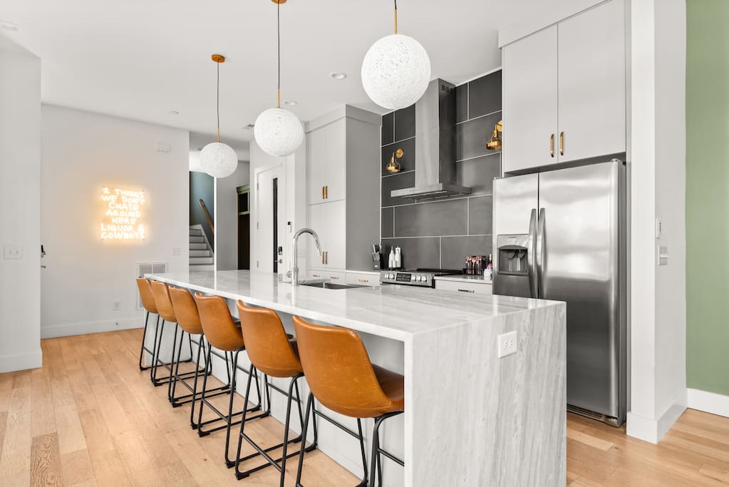 6 min to DT! Rooftop w/ fire pit! Massive Home!