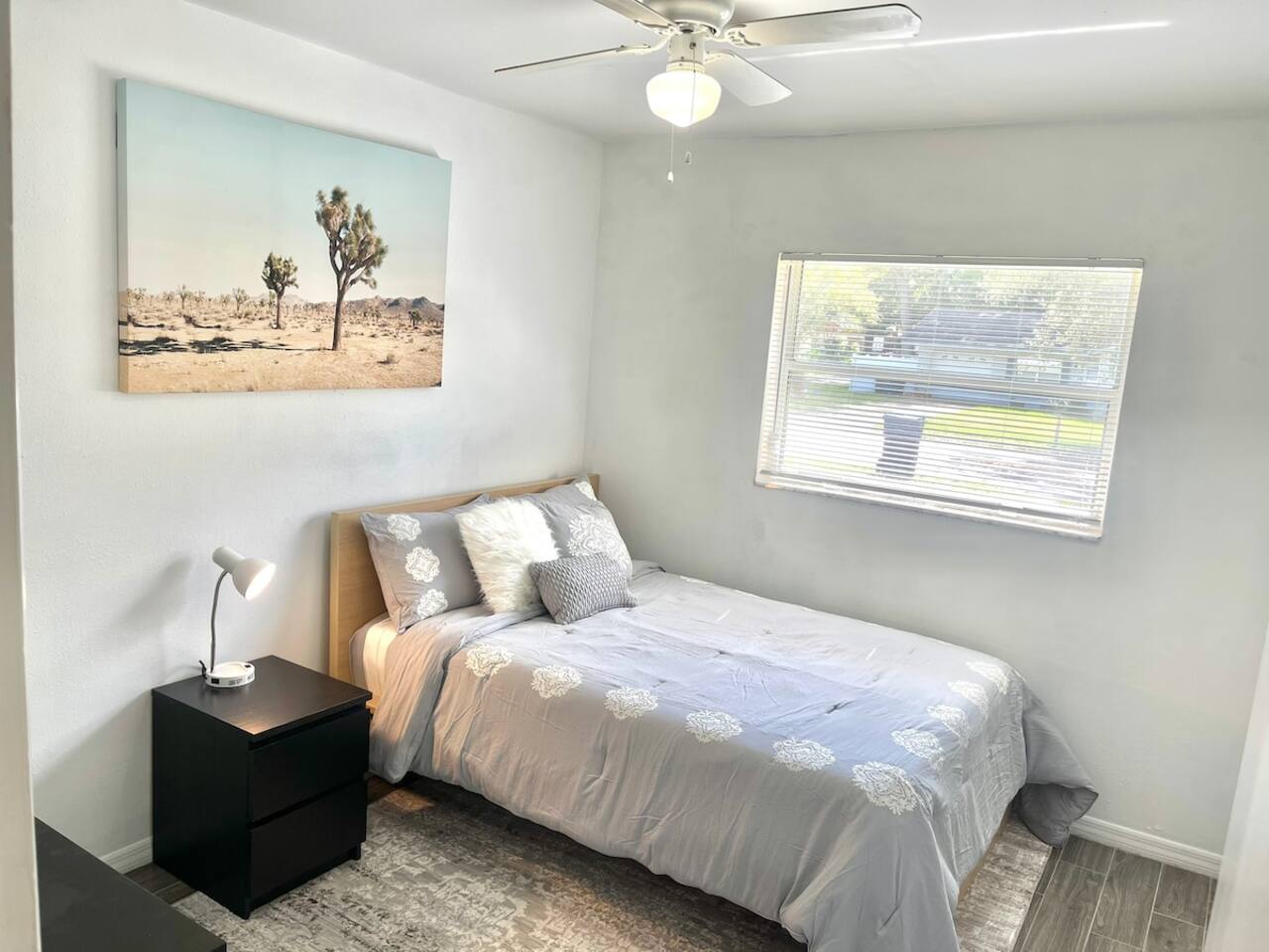 Room 2 - Cozy Queen w/ Pool (Shared Bathroom)