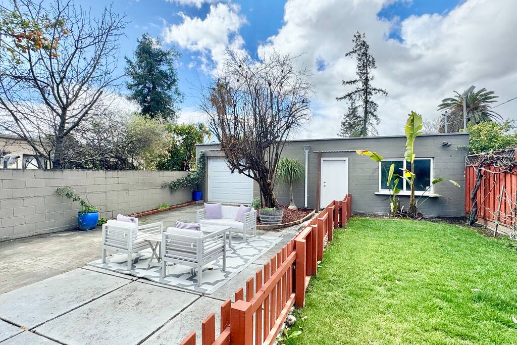 Silicon Valley Room w/ Office & Gigabit Wi-Fi