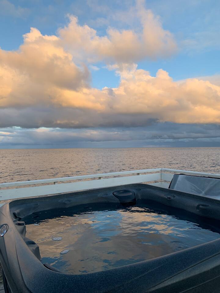 Oceanfront Retreat Spa Heart of Acadie!