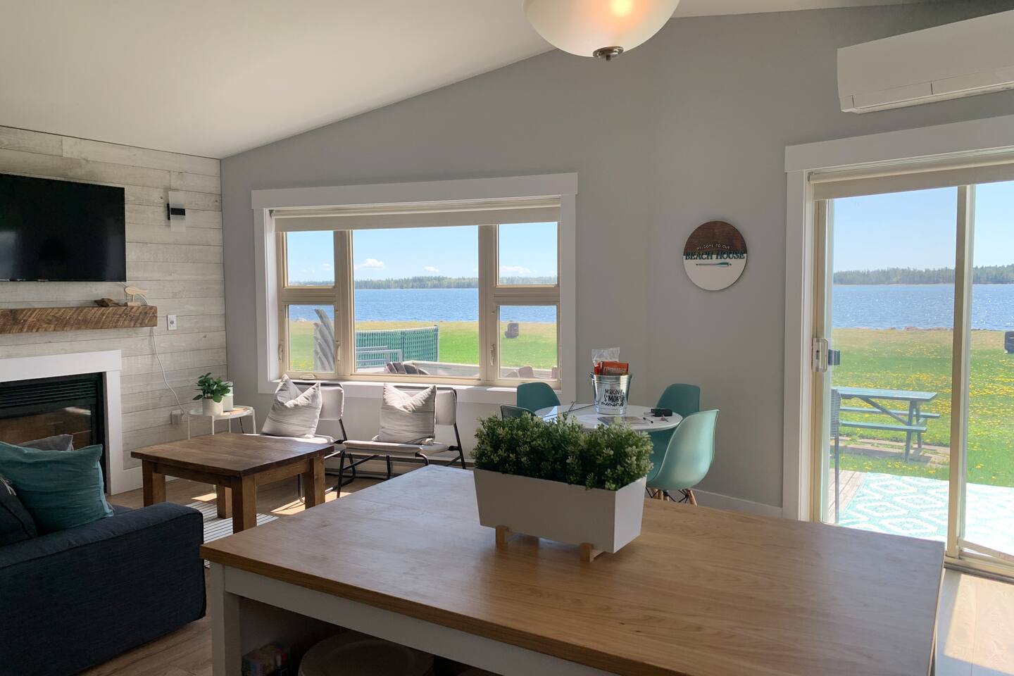 Sunny-Side-Up Beachfront, Pet-Friendly Chalet!