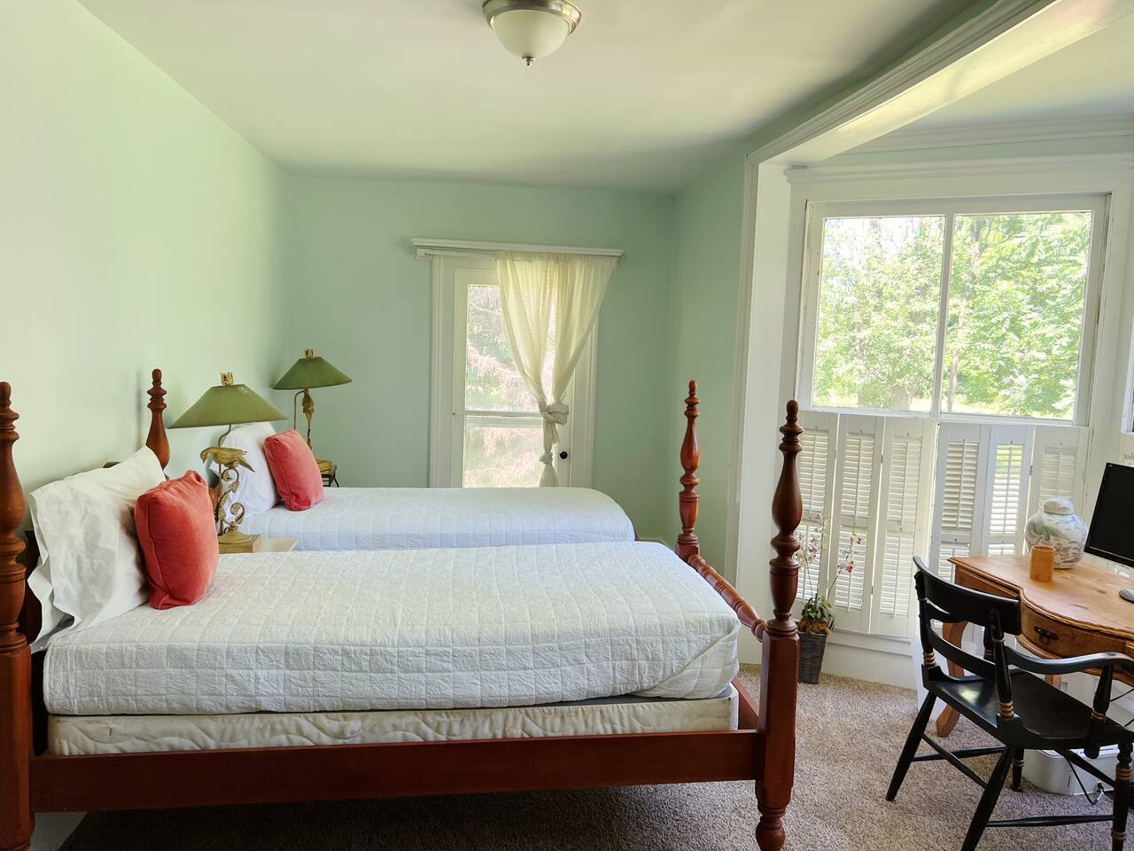 VineCliff- Hundred Acre Haven-2