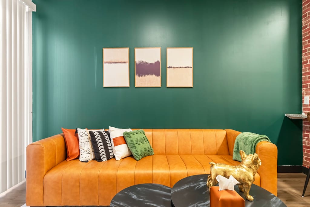 Arch View, Walk to Busch with free parking