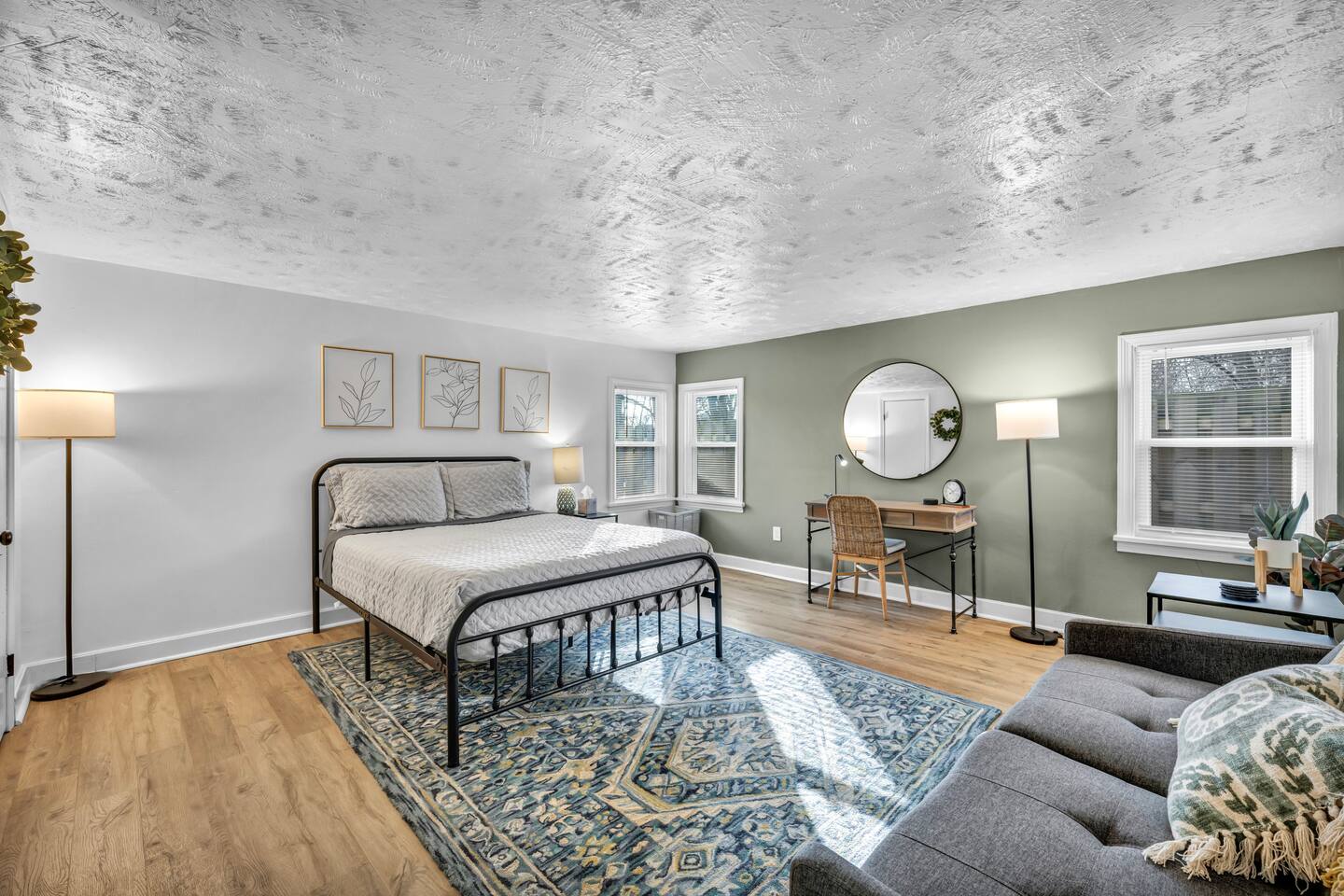 Fenced | Private Pet Friendly Bungalow * CLE & BW!