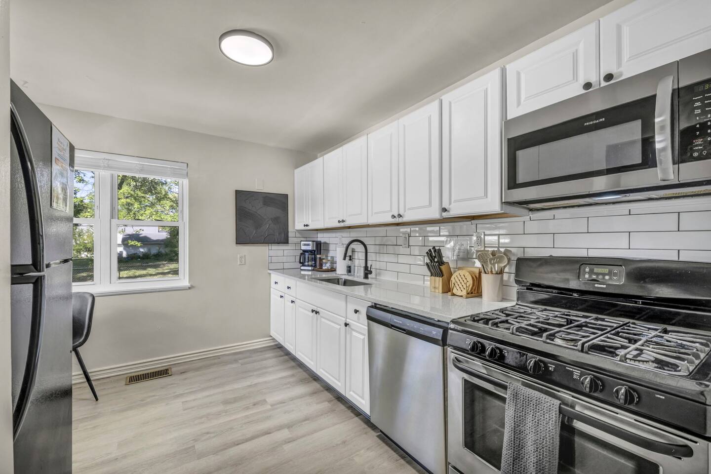 Fenced & Modern 2BR Retreat | Near CLE & BW & IX!