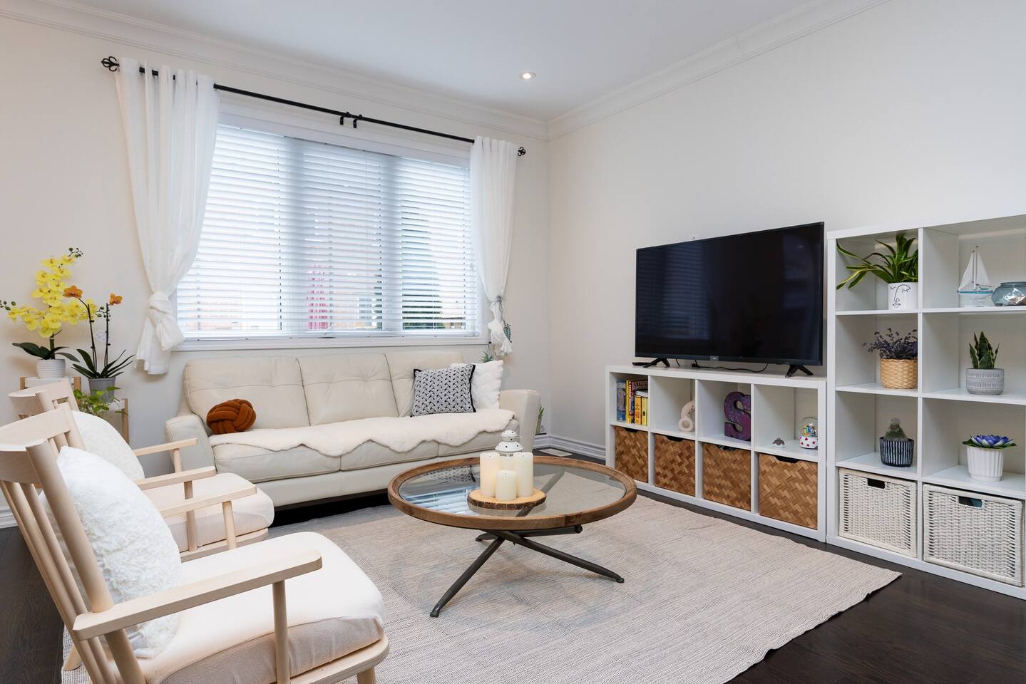 Modern Luxury 5BR Family Oasis Spacious @ Oakville