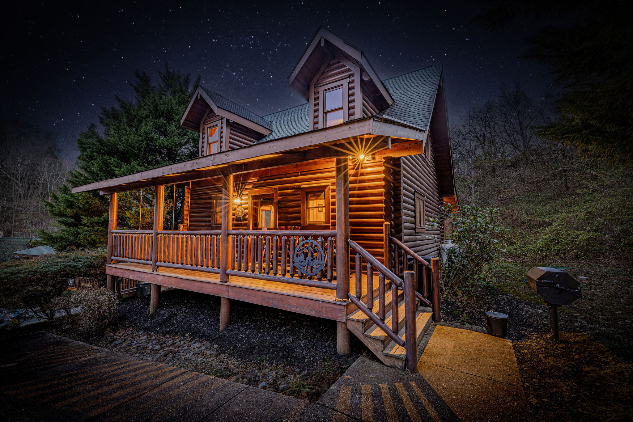 Cascades View*Romantic*HotTub*FirePlace*Lounge