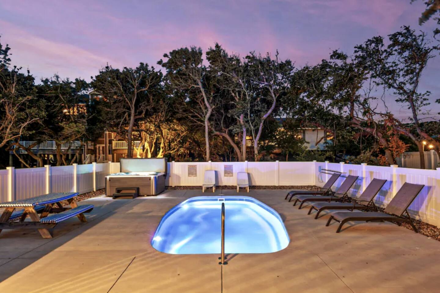 Riki Tiki Beachside Oasis| Heatable Pool+OBX Vibes