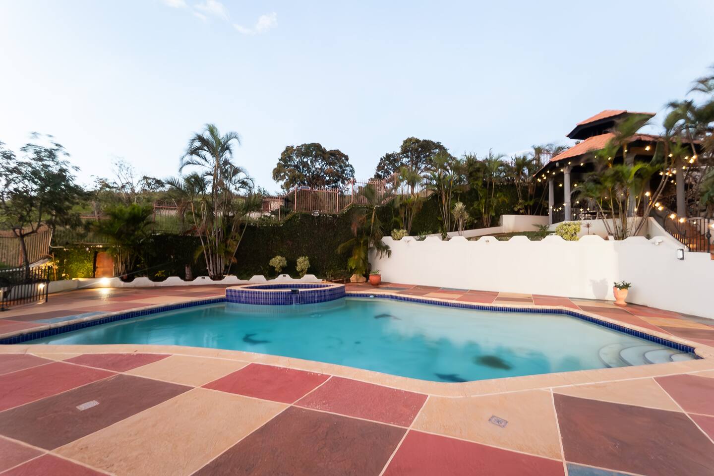 Huge Sky View Villa Overlooking Kingston