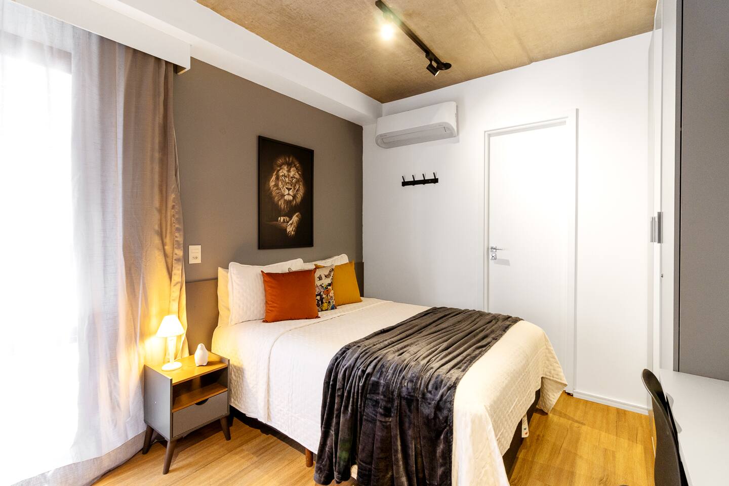 BSR Prime Compact Near Shopping & Metro w/ Gym