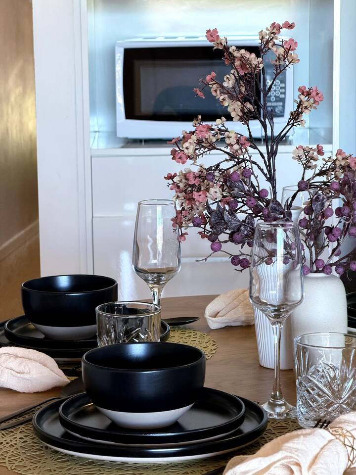 Stylish 2B2B Apt in Norman Park | Close to CBD