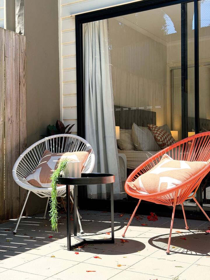 Contemporary 2B2B Near CBD Apartment • Norman Park