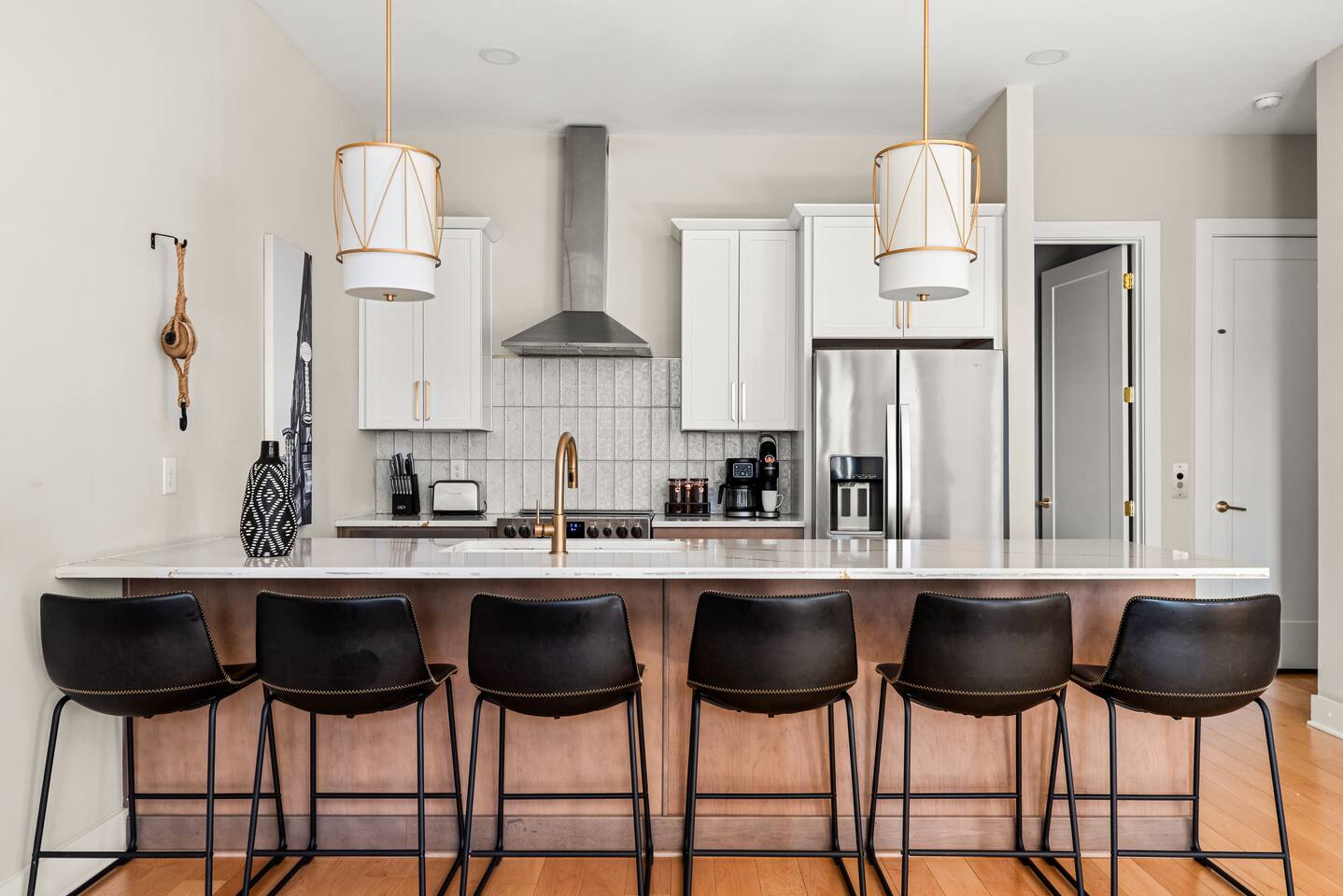 Rooftop HotTub w/ City Views + 12 beds + Game Room