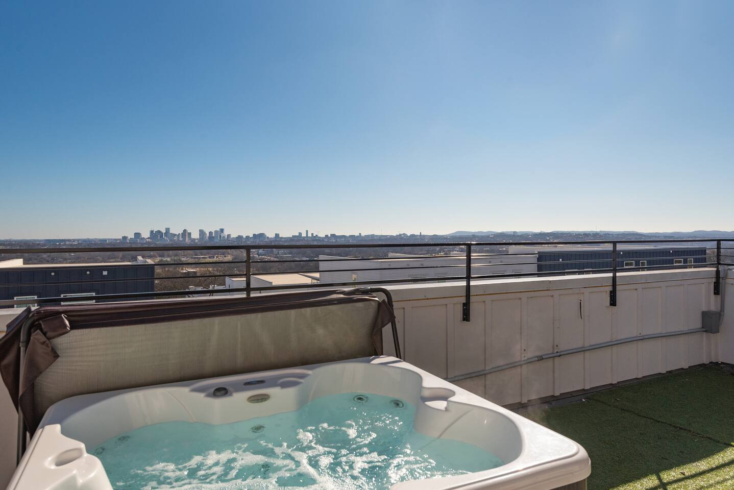Rooftop Hot Tub + Views + 15 Beds + Game Room
