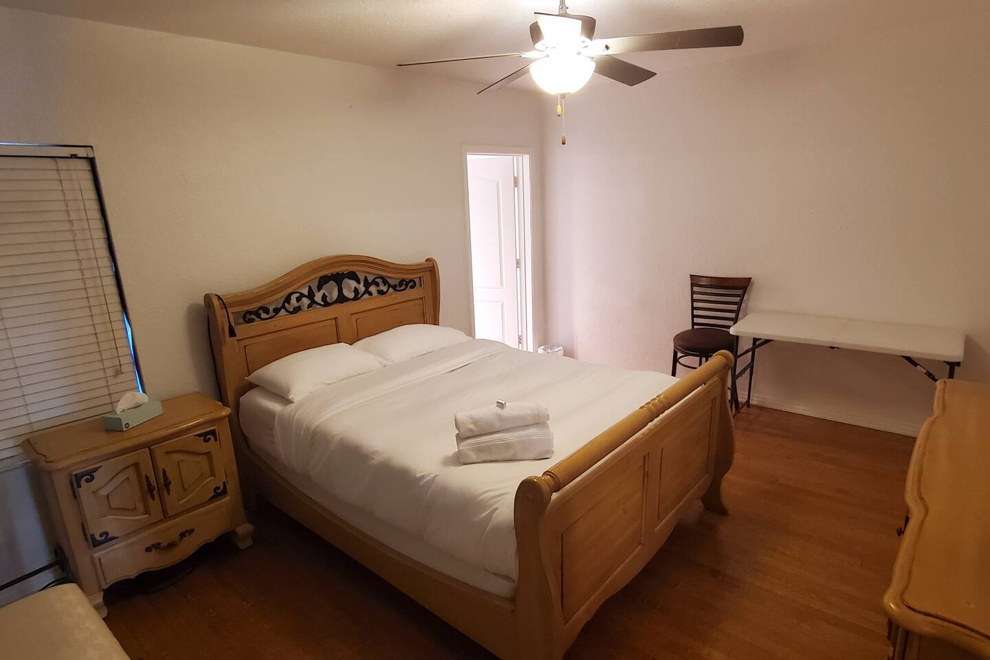 5-STAR Rating "Comftiest KING BED" & Prvt Bath 4 U