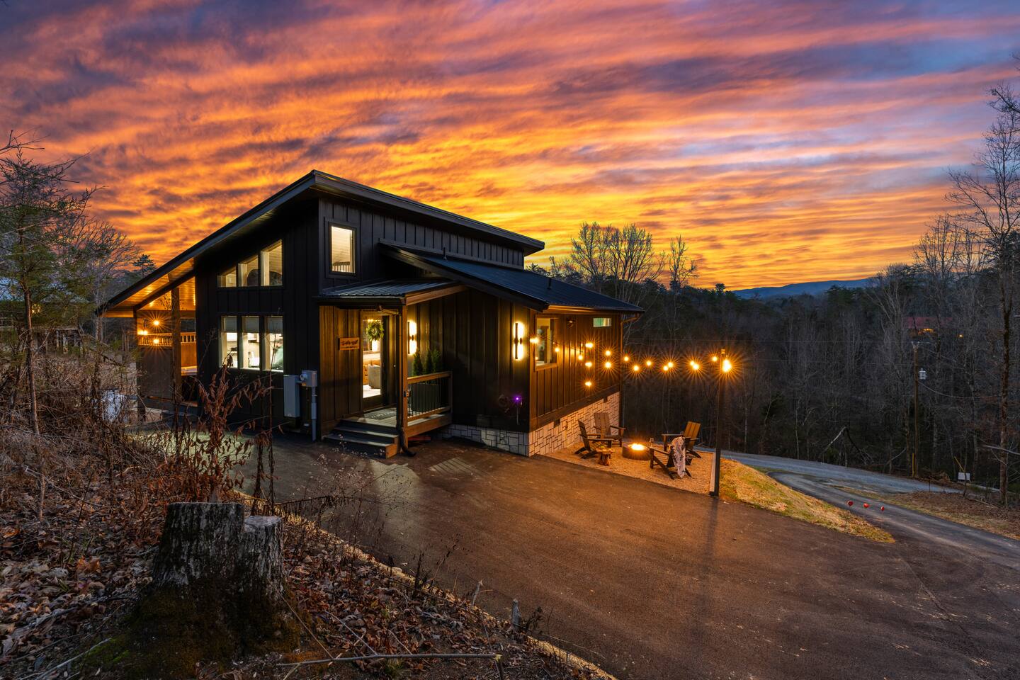 Mountain Retreat I Hot Tub I Firepit I 
King Bed