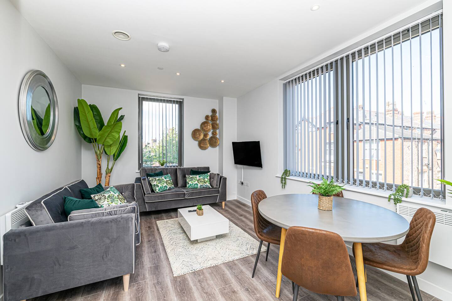 #95 Crosby Gardens Apartment 2 beds & 1 bath