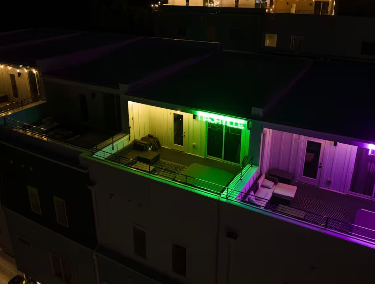 Peaceful 4-story retreat • Rooftop hot tub + Views