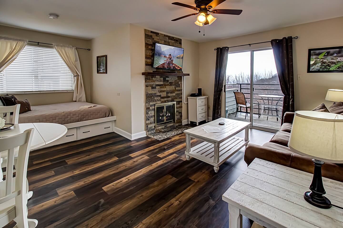 Corner Studio with amazing mountain views