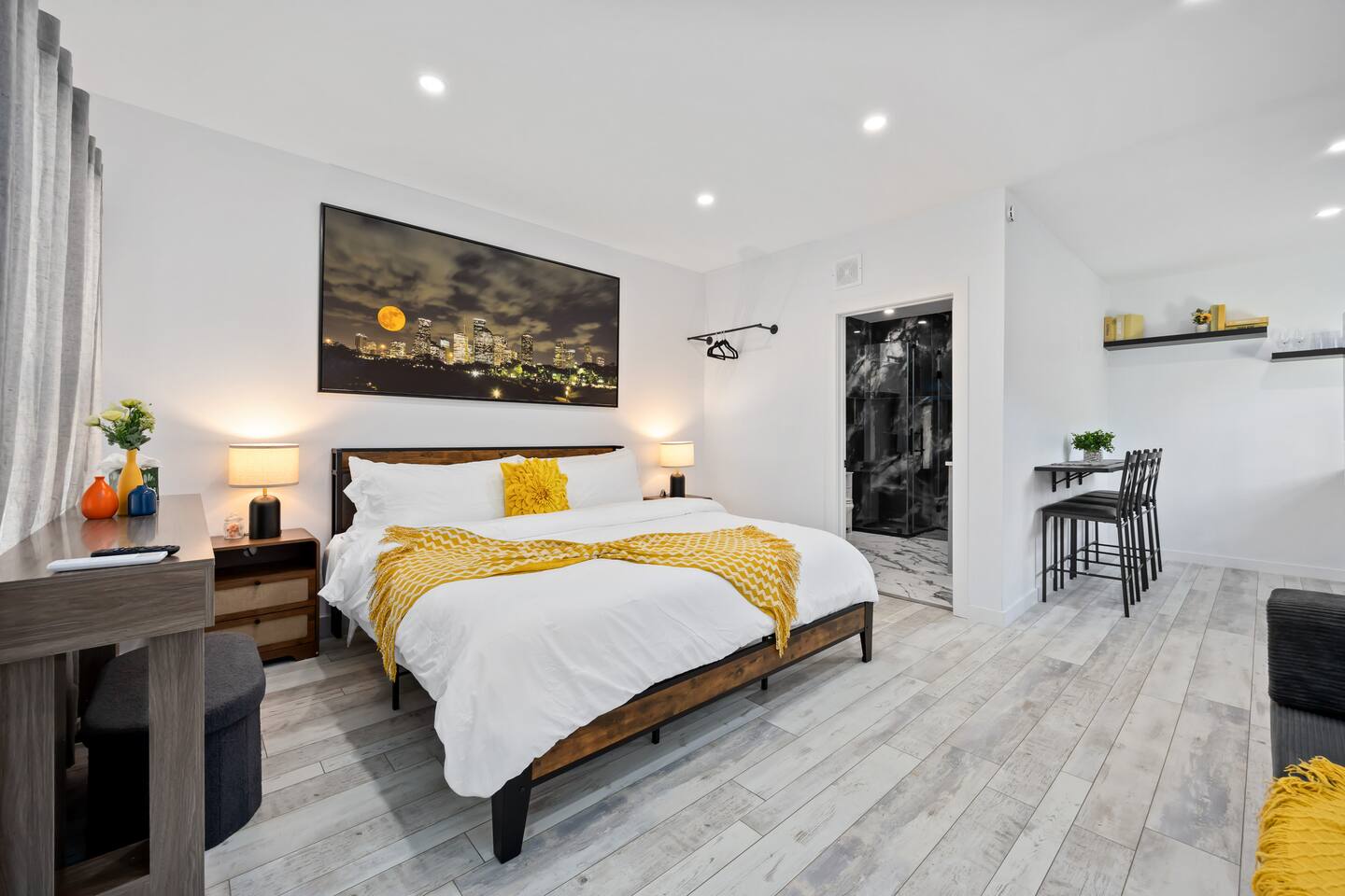 Cityscapes Studio Suite #A @ East Downtown