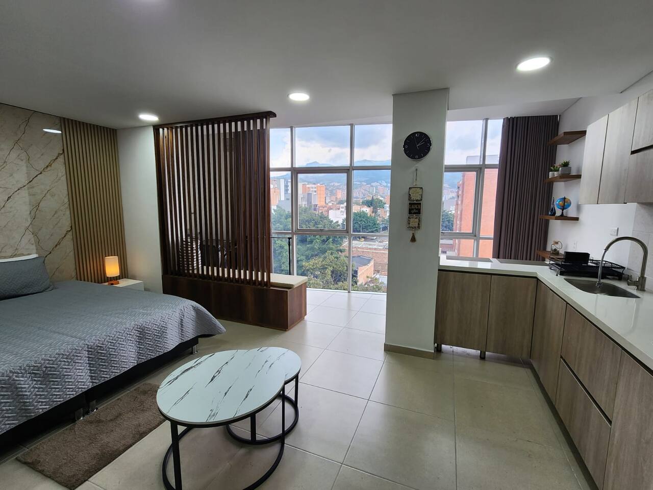 Modern Studio w/ FAST WIFI 900Mbps - Loft 33 703