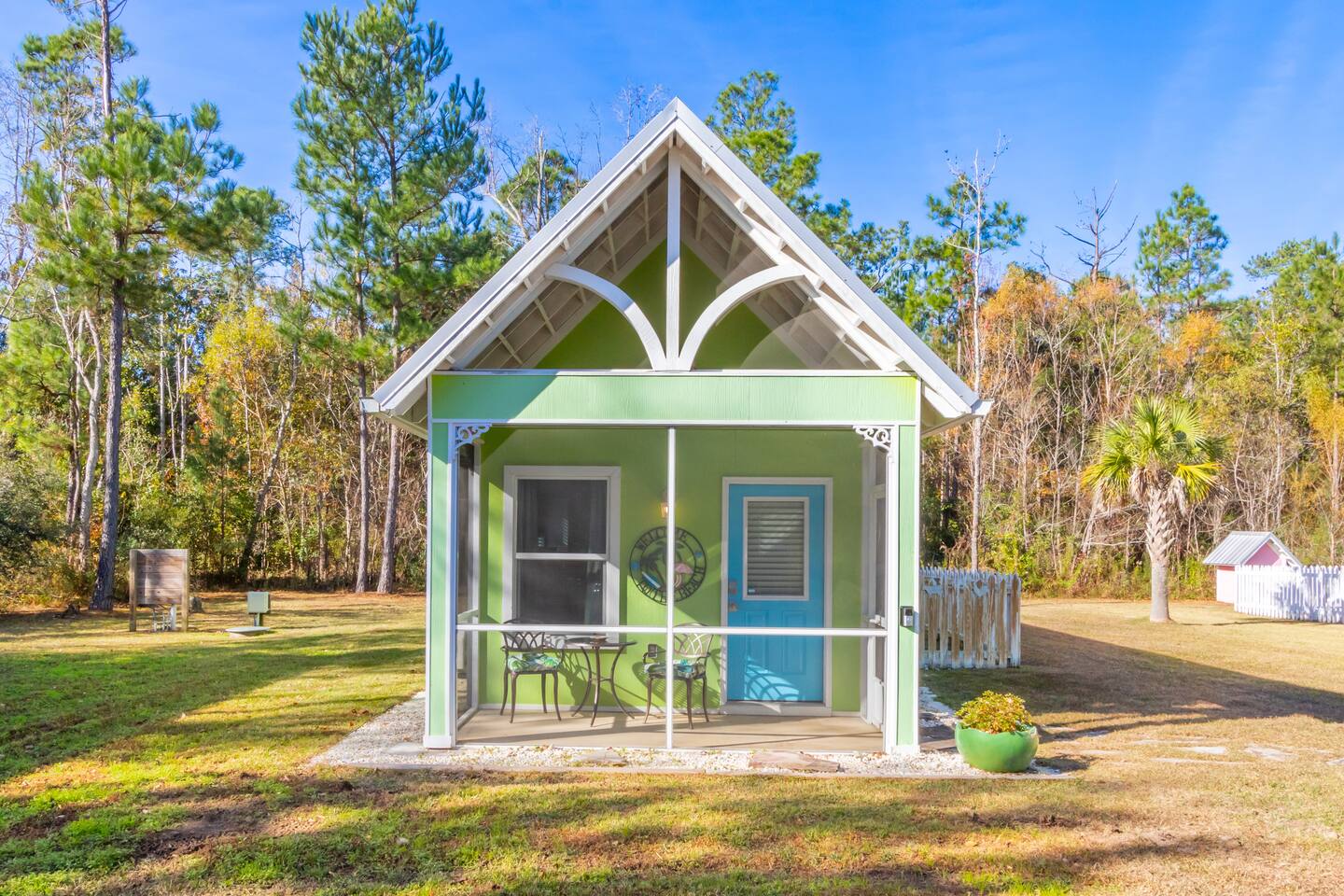 Key Lime Cottage, near Sportsplex, 11 mi to Beach