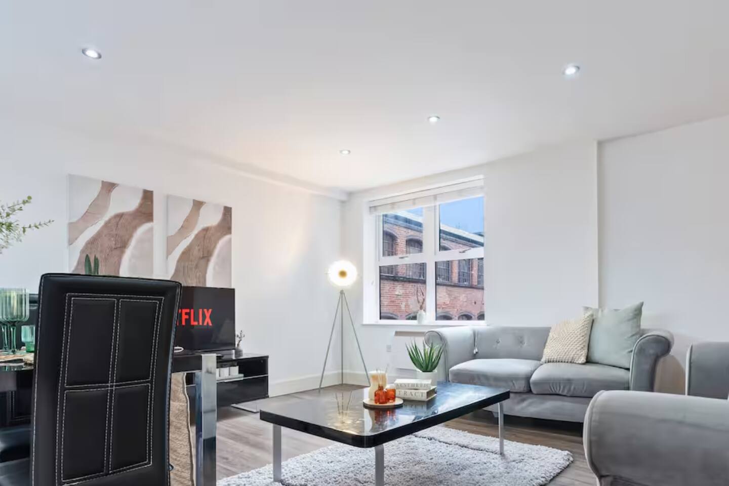 #90 The Lux Mint apartment JQ