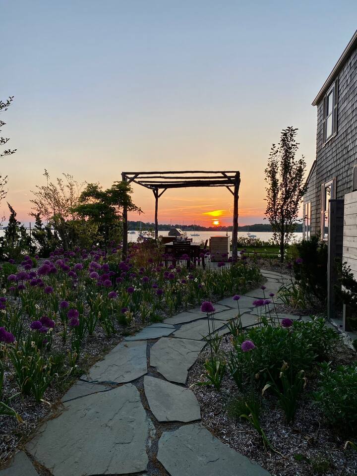 Harborfront Farm House