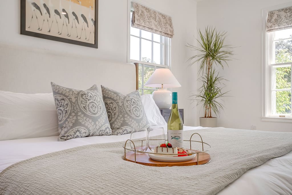 Bright 3BR Bungalow Near TCU