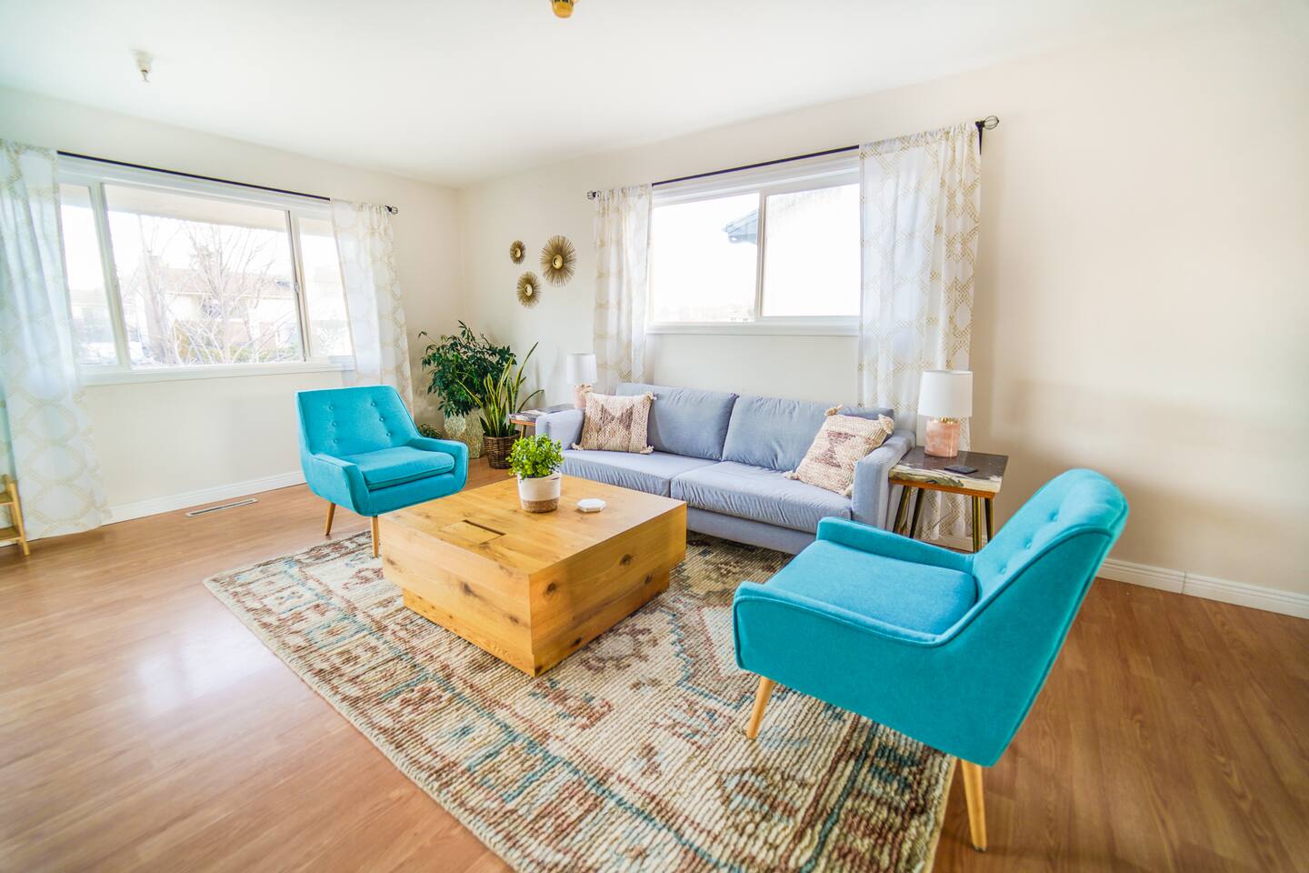 Turquoise Twin ★Vacation COS★3 King Beds★Near AFA