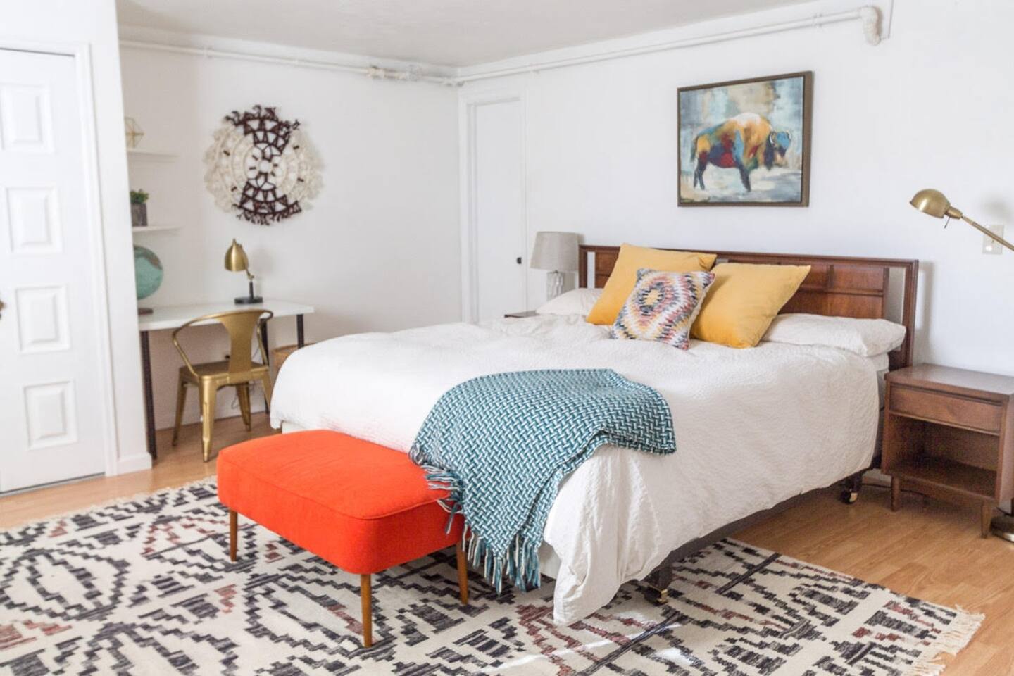 Turquoise Door, Spacious Duplex, 3 Kings near AFA