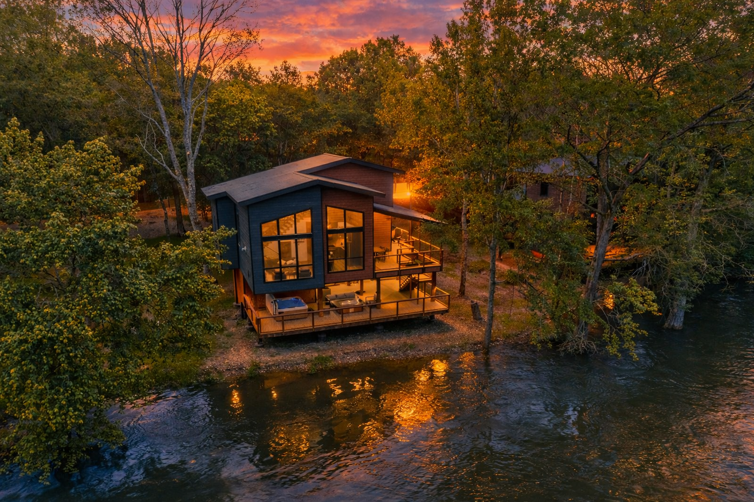 Serenity Shores Modern Cabin on a River Broken Bow