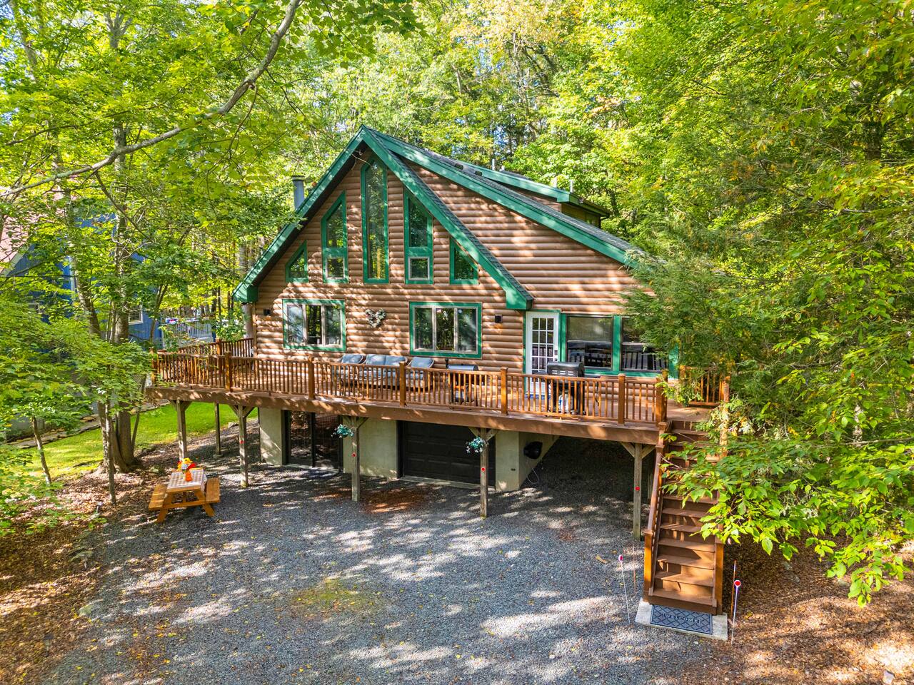 Pocono's Resort | Fire Pit, Jacuzzi, Winter Sport - Chalet