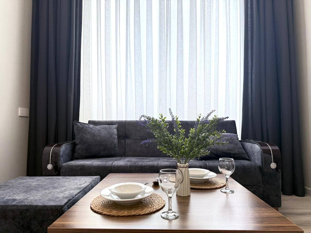 Prime Location: Steps to Nizami St & Fountains